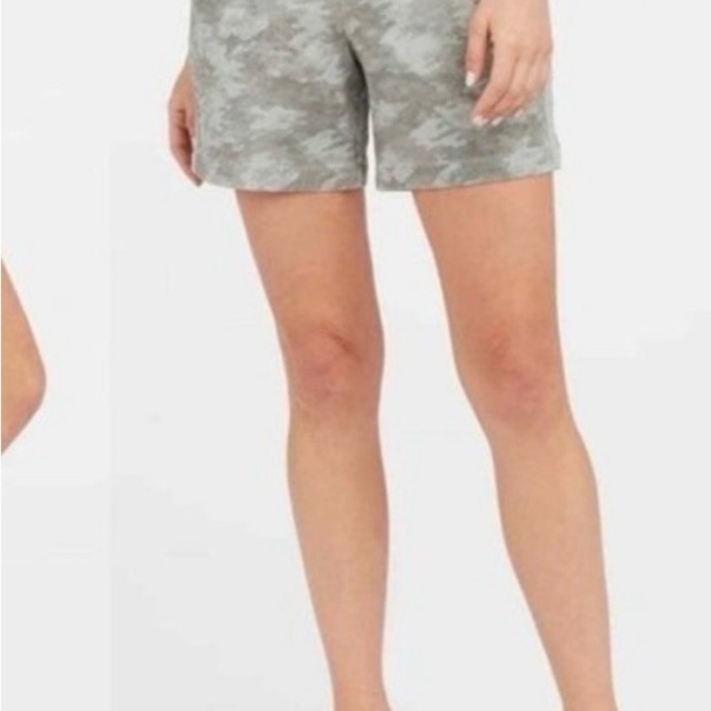 SPANX Women's Gray Camouflage Shorts NWOT